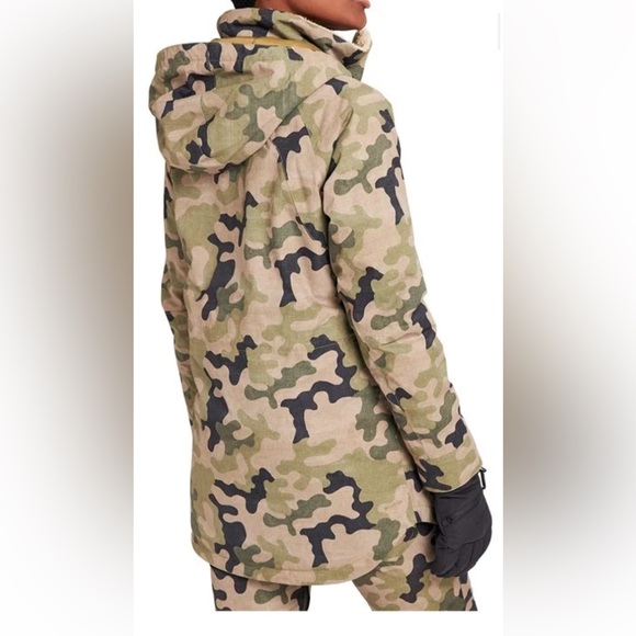 Burton women’s jacket - Picture 2 of 3